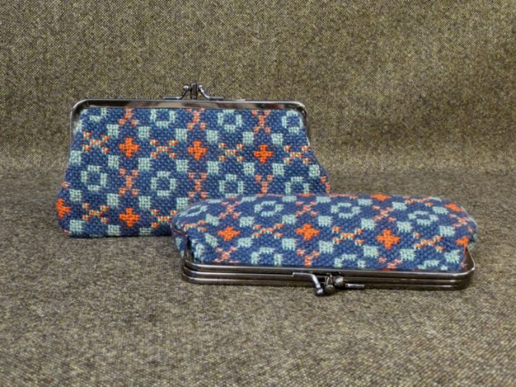 Picture of WMLP12 Tapestry Purse