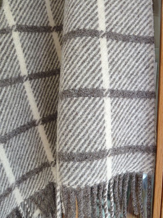 Picture of Jacobs wool checked throw/blanket