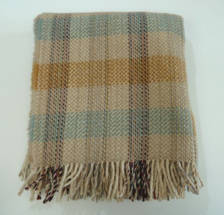 Picture of Chunky pure wool throw/blanket