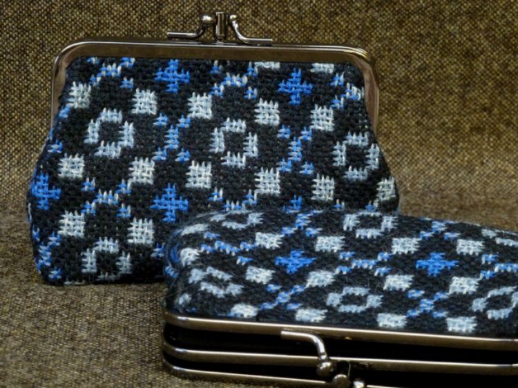 Picture of Medium Tapestry Purse - 14