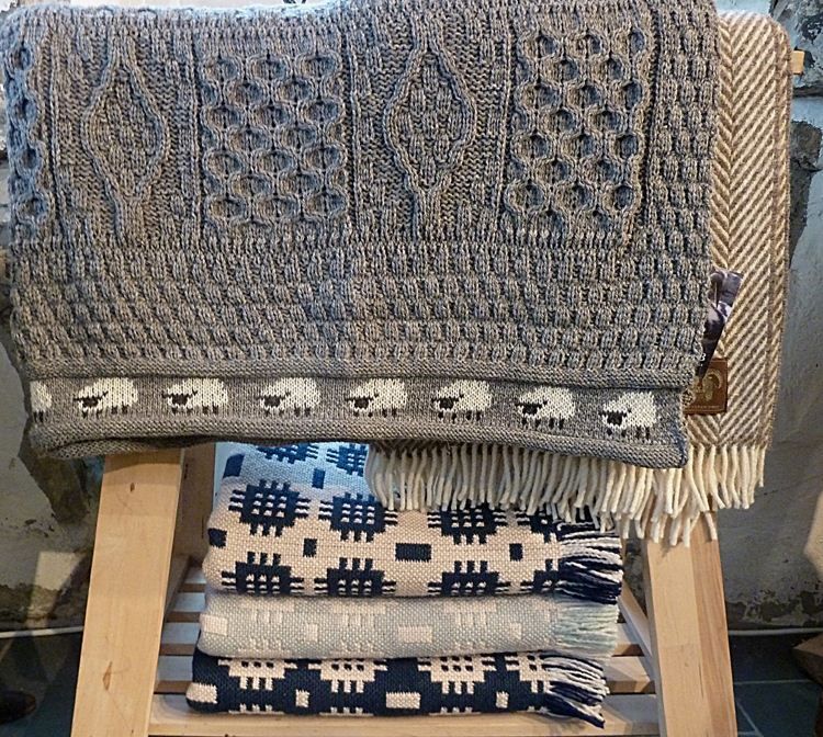 Picture of  Pure wool knitted blanket - Mid Grey
