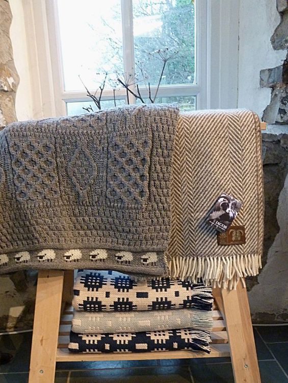 Picture of  Pure wool knitted blanket - Mid Grey