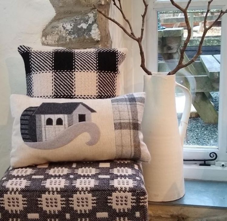 Picture of Watermill Cushion