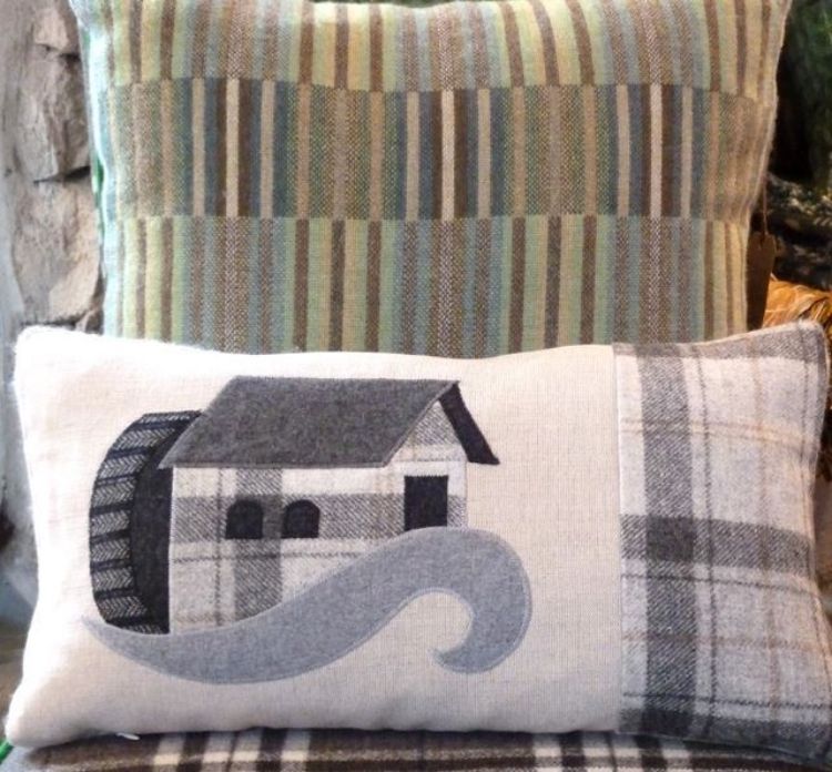 Picture of Watermill Cushion