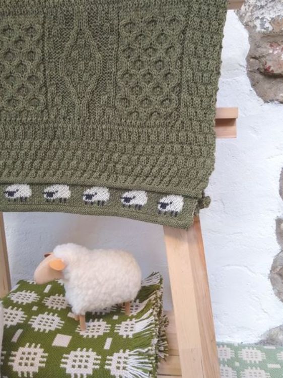 Picture of Apple Wool Throw