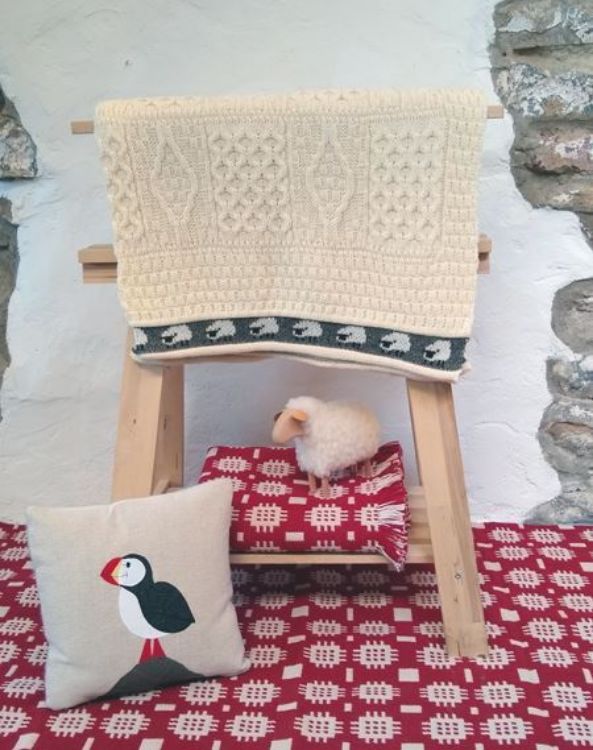 Picture of Ecru Wool Throw