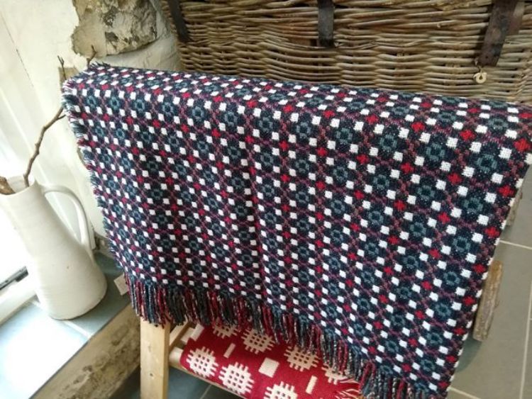 Picture of Welsh Tapestry Style Throw - Blue and Red