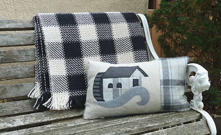 Picture of Watermill Cushion