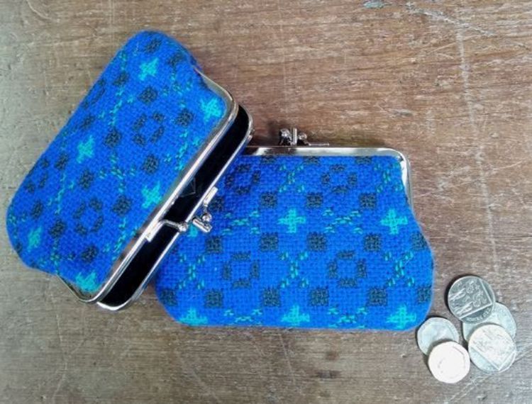 Picture of Medium Tapestry Purse - 10