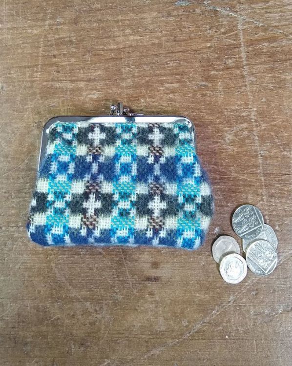 Picture of Medium Tapestry Purse - 11