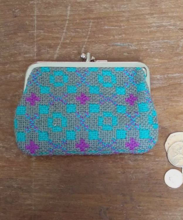 Picture of  Medium Tapestry Purse - 07