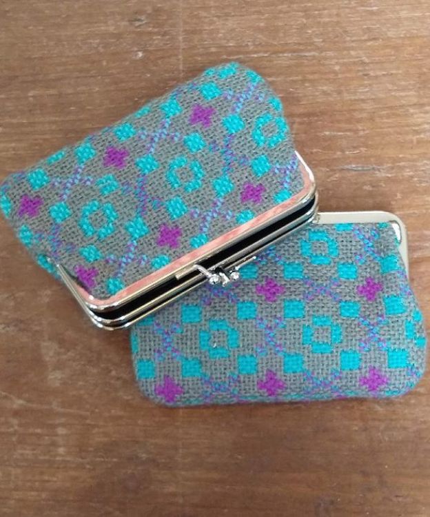 Picture of  Medium Tapestry Purse - 07