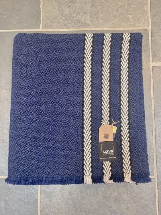 Picture of Three Waves Striped Runner