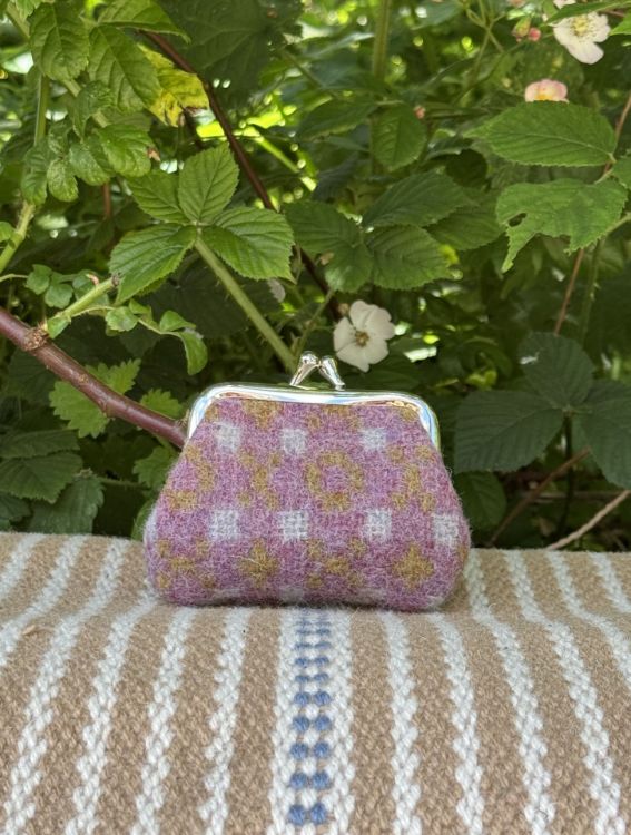 Picture of Small Purse 02