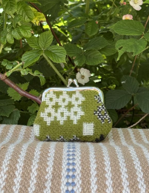 Picture of Small Purse 03